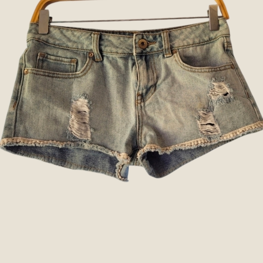 Bullhead Low Rise Denim Shorts Sz 7 - Picture 2 of 7